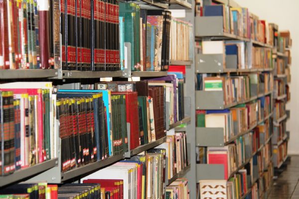Mais de 20 mil livros da Biblioteca Municipal so catalogados e identificados