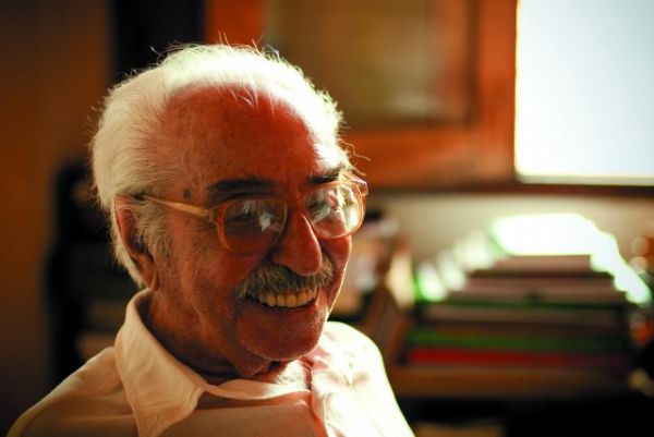 O poeta que renovou o mundo usando borboletas completa 97 anos nesta quinta