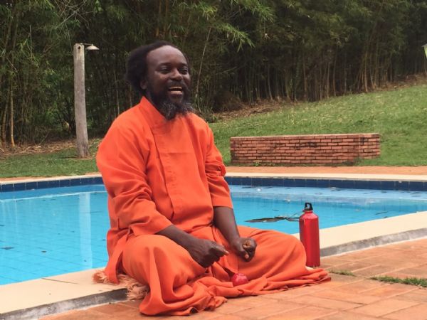 Monge de tantra yoga vem a Cuiab realizar palestra sobre yoga e retiro de meditao