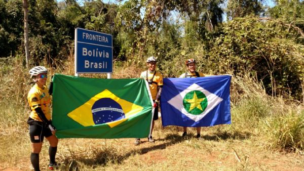 Ciclistas percorrem 318 km entre Cuiab e a Bolvia em passeio de cicloturismo