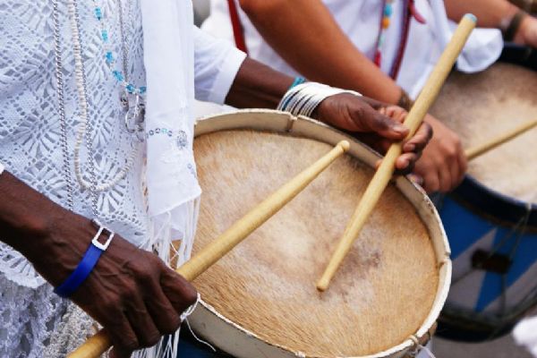 Museu traz apresentaes culturais sobre a cultura afro e ensina a fazer instrumentos de percusso