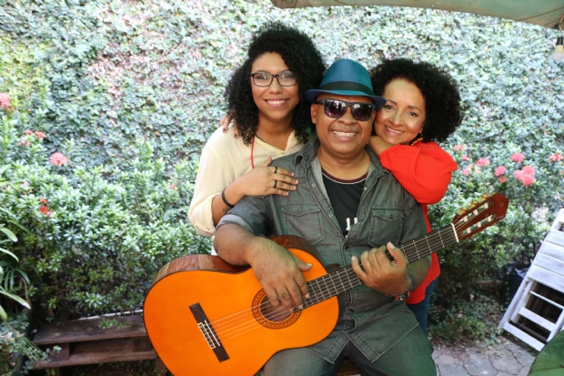Trio Brasilis comemora quinze anos de samba com show em homenagem  msica brasileira