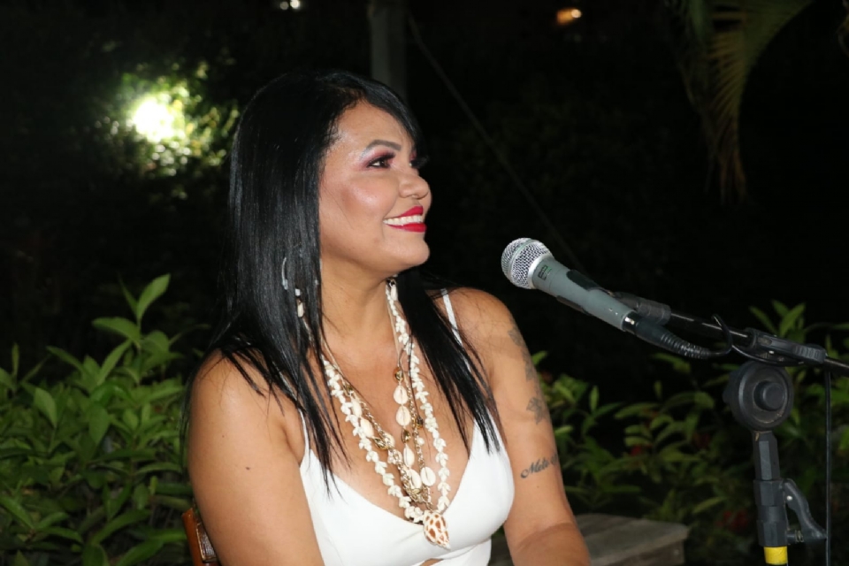 Baiana Vânia Sampaio canta Alcione em Cuiabá na sexta-feira