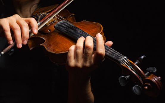 Projeto de extenso da UFMT oferece aulas gratuitas de violino, viola, violoncelo e violo  comunidade