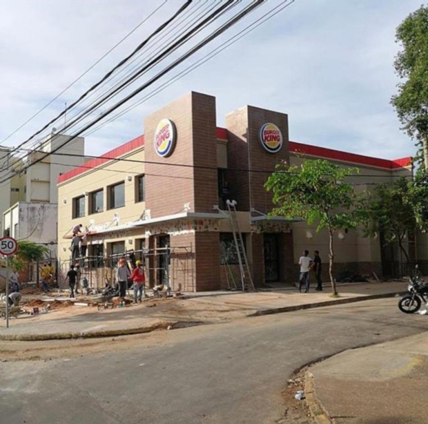 Burger King inaugura nova unidade na Avenida Getlio Vargas