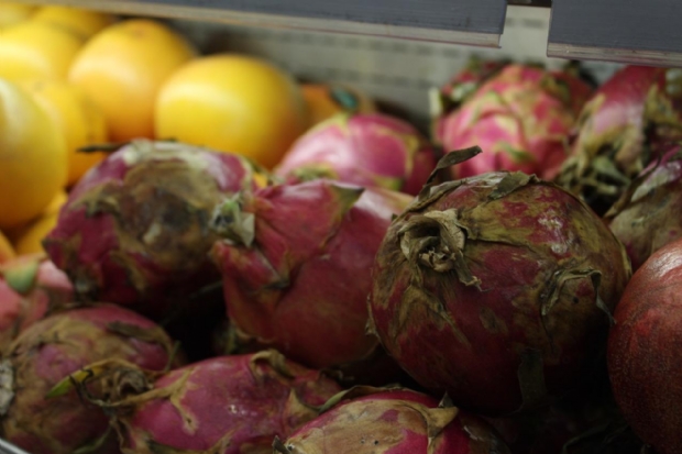 Supermercado de Cuiab possui mais de vinte opes de 'frutas exticas'