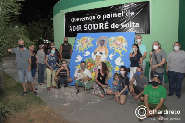 Artistas protestam por retorno de painel de Adir e grupo cria abaixo-assinado por escultura de Dias-Pino