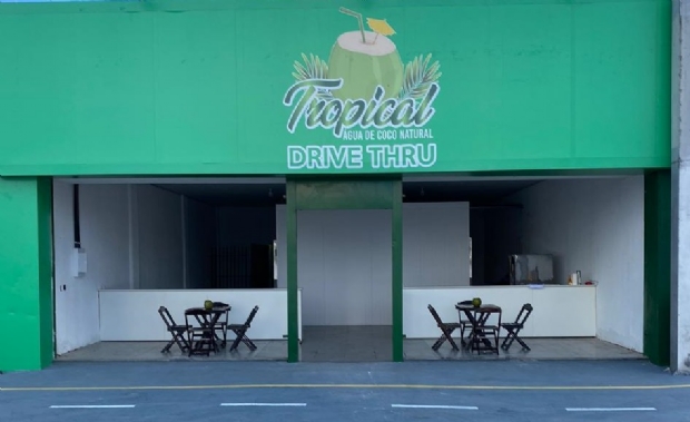 Empresrio inaugura nova unidade da Tropical gua de Coco com atendimento drive-in e delivery