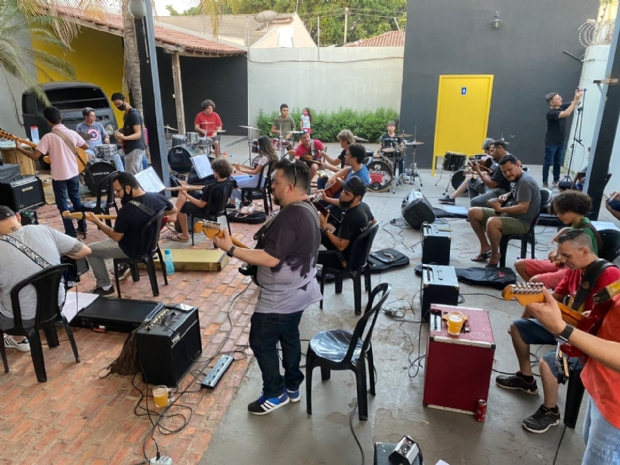 Concerto Legião Urbana Tributo reúne cerca de 200 musicistas em Cuiabá