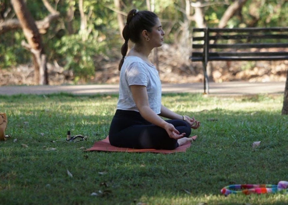 Aulas mensais de yoga ao ar livre no Parque Me Bonifcia: conhea jornalista que se tornou professora