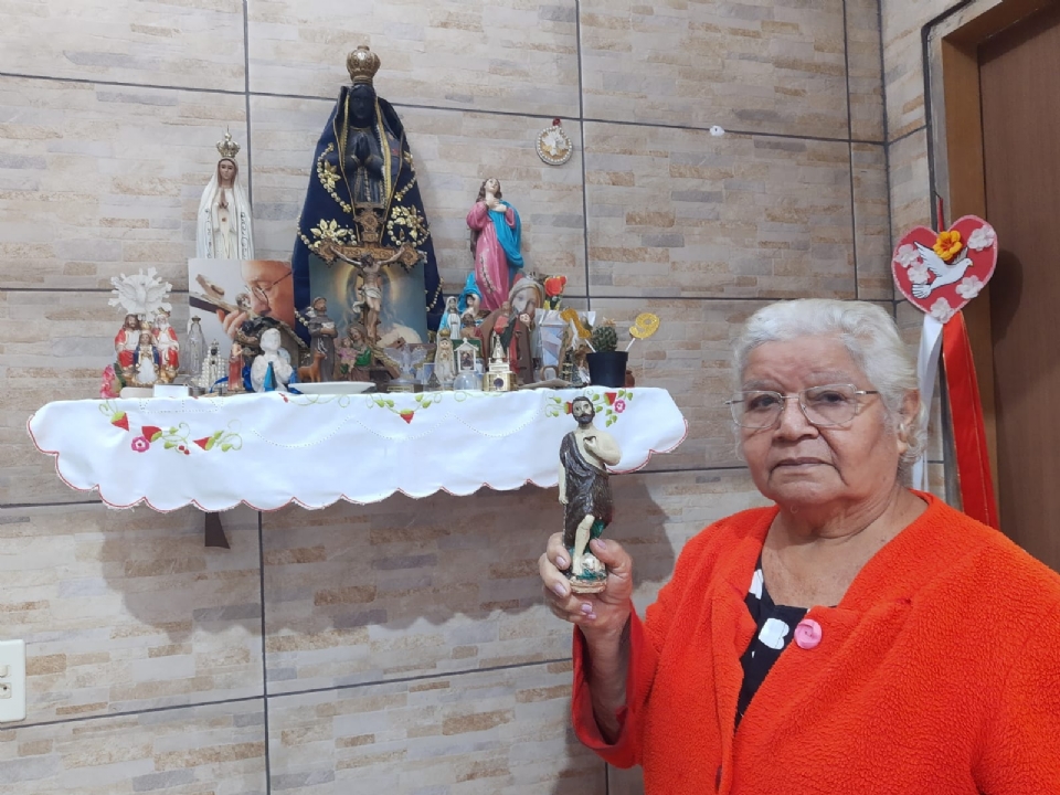 H mais de 40 anos, Dona Nega faz festa de So Joo gratuita no Tijucal: 'devoo milenar'