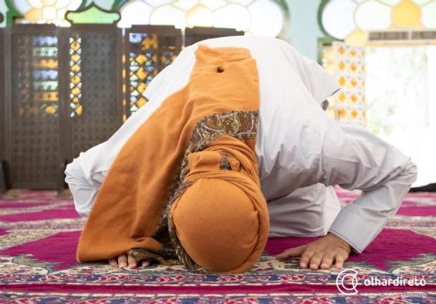 'Tem que escutar de mim, e não sobre mim', afirma sheik sobre intolerância religiosa