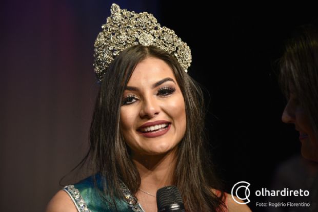 Nova Miss Cuiab  eleita em evento de gala no Cine Teatro