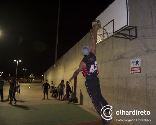 Jogadores de basquete se unem em Liga e inauguram tabela na Arena Pantanal em evento beneficente
