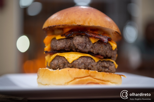 Astro Burger Pub proporciona  experincia nica e oferta cardpio verstil