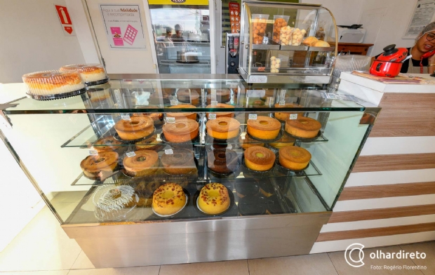Loja de bolos criada em homenagem a av preza por receitas caseiras