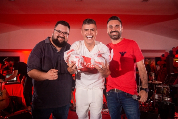 Hamburgueria de Cuiabá expande marca para Goiânia com show de cantor nacional