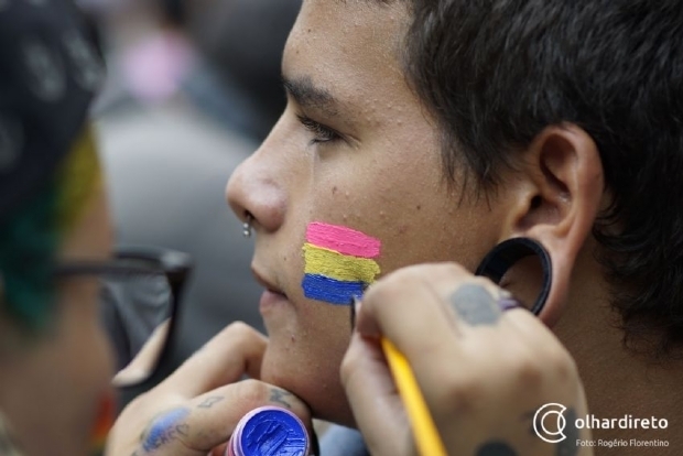 Beco do Candeeiro recebe apresentaes de artistas LGBTQIA+ em comemorao ao Dia do Orgulho