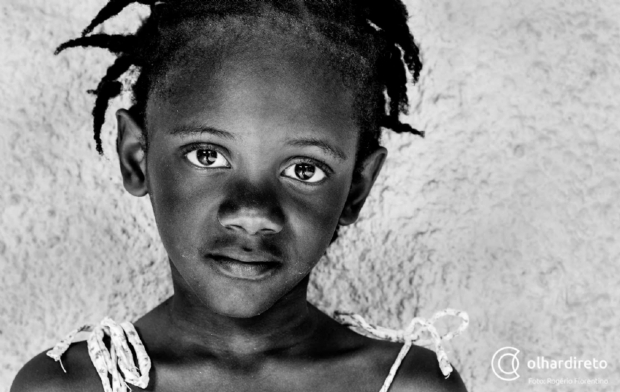 Dalilli  uma das garotas haitianas vivendo na Pastoral