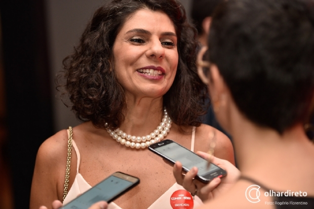 Ariani Malouf ensina tcnica francesa a celebridades em quadro do 'Mais Voc'