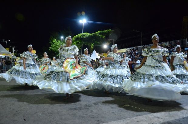 Desfile de blocos acontece na tera de carnaval na Orla do Porto; prmio de R$180 mil
