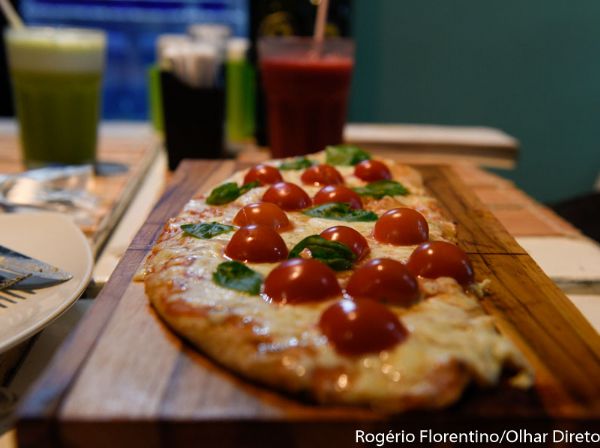 Restaurante saudvel traz opes de pizza integral, tapioca, saladas e mais
