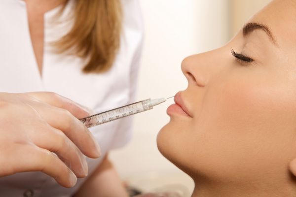 Aps cirurgi dentista ser indiciada, CFO afirma que profissionais so aptos a aplicar botox
