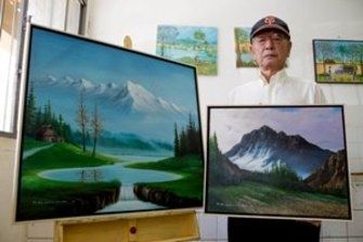 Artista japonês que presenciou os ataques à Nagazaki oferece aulas de pintura em tela