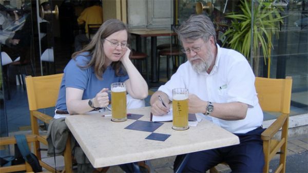 Conhea o casal que experimentou 25 mil cervejas ao longo de 35 anos de casamento