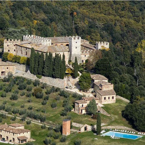 Terreno na Itália que incluiu castelo torna-se a maior propriedade à venda no mundo
