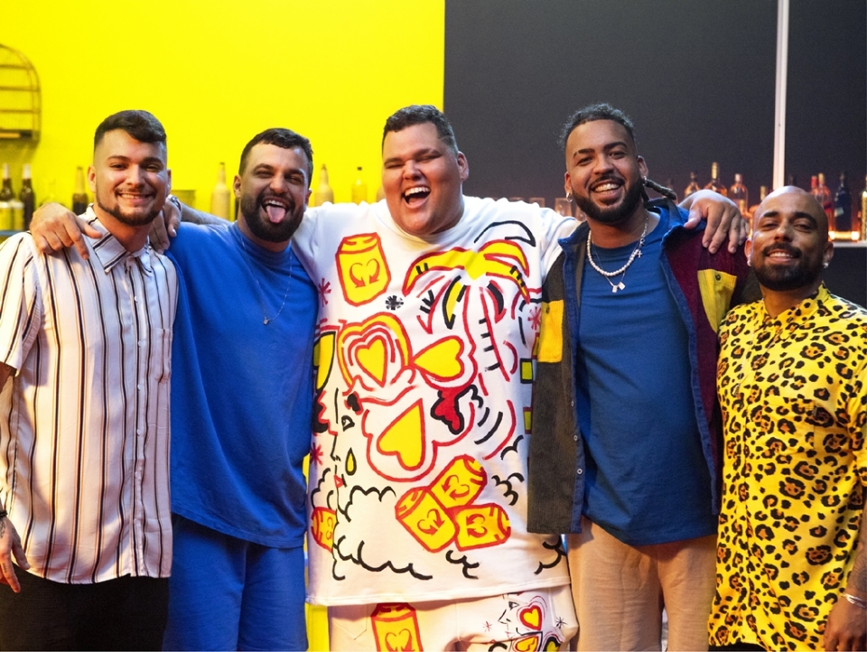 Feriado tem show do grupo de pagode 'Menos  Mais'; espetculo 'Hakuna Matata' no final de semana