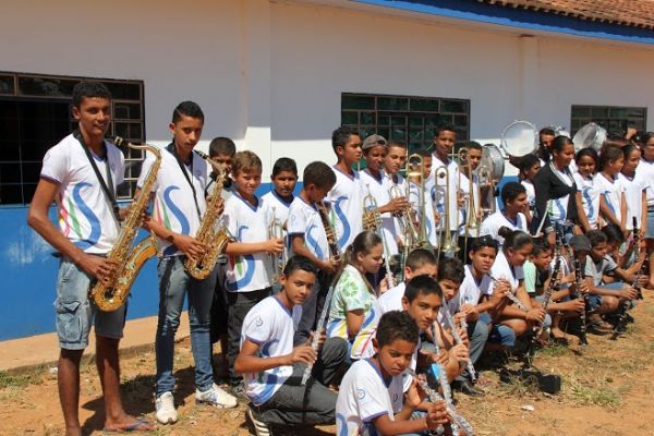 Alunos de comunidades rurais de Chapada dos Guimares fazem primeiro recital