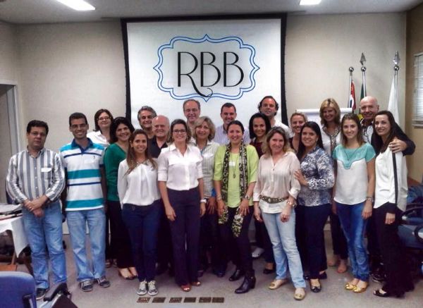 Com orgulho a Baby Dreams Cuiab faz parte da Associao RBB (  Rede Brasil Beb ) , fundada em 27/11, com representao de vrios Estados. Eliana e Mayra Prado, supercompetentes, e lindas, na foto! Sou f! Congrats!