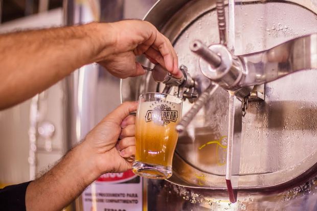 Nova cerveja 'Cuyabana' comea a ser vendida nessa sexta e vai produzir 200 mil litros at 2018