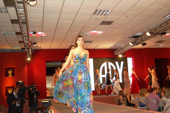 Cuiab Fashion apresenta tendncias da moda Primavera/Vero 2014; veja fotos