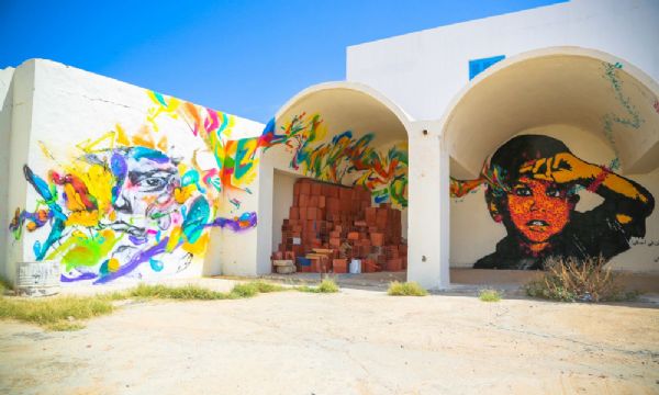 Conhea a ilha na Tunsia que est se transformando em museu de arte a cu aberto