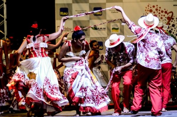 Encontro sul americano de cultura popular traz dupla de tango, grupo mexicano e muito mais para Cuiab