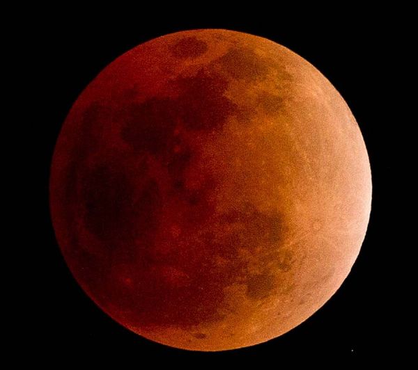 Fenmeno raro: Eclipse total da lua poder ser visto de Mato Grosso de segunda para tera