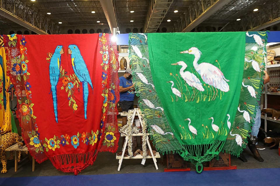 Redeiras participam da maior feira de artesanato da Amrica Latina e recebem convite para exposio no RJ