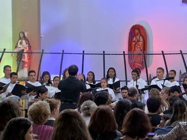 Igreja de Cuiab promove semana da msica sacra com apresentao de 14 grupos de coral