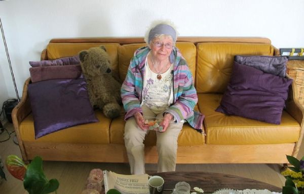 A senhora de 90 anos que seduzia e matava nazistas quando era adolescente