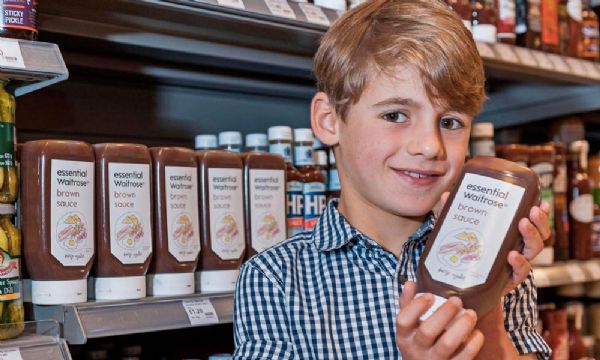 Aps crtica, marca deixa que menino de 7 anos recrie rtulo de produto