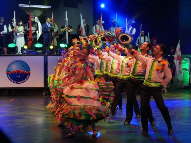 Grupo Flor Ribeirinha leva espetculo vencedor de festival da Turquia a So Paulo