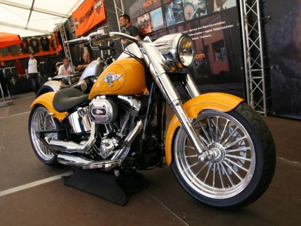 Shopping Pantanal sorteia Harley-Davidson no ms dos pais