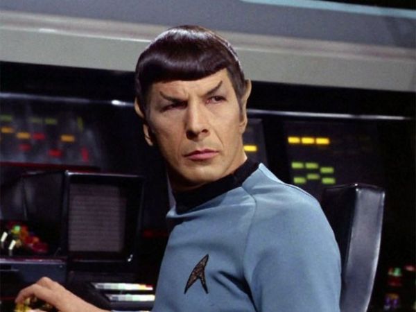 O ator Leonard Nimoy como Spock em 'Jornada nas estrelas' (1966)