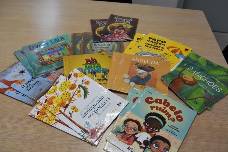 Escolas da rede municipal ganham espaço com livros infantis de autores cuiabanos