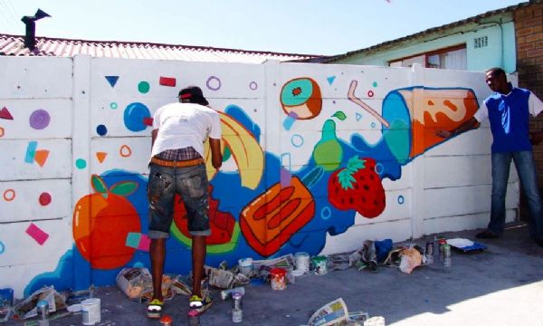 Projeto transforma casas de baixa renda em galerias de arte na Cidade do Cabo
