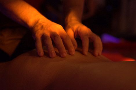 Disponvel em Cuiab, massagem tntrica potencializa sensaes de prazer e distribuio energtica