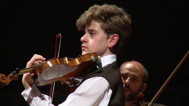 Maior violinista brasileiro da atualidade, de 13 anos, toca nesta quarta na UFMT