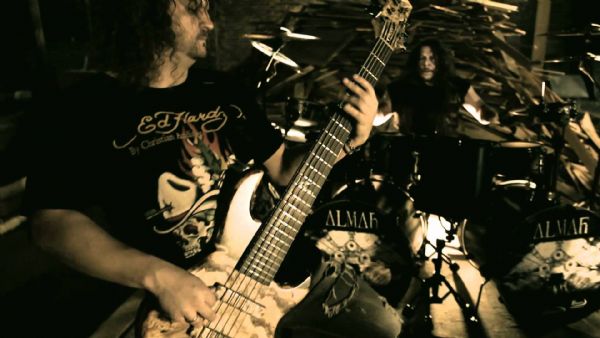 'Almah', banda brasileira de metal pede ajuda em crowdfunding para tocar em Cuiab